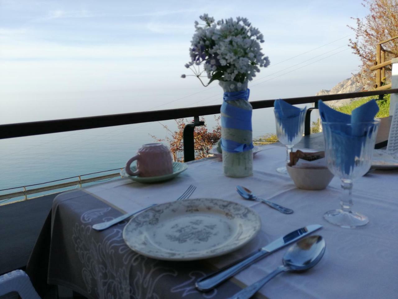 מונטרוסו אל מארה La Serra Sul Mare מראה חיצוני תמונה